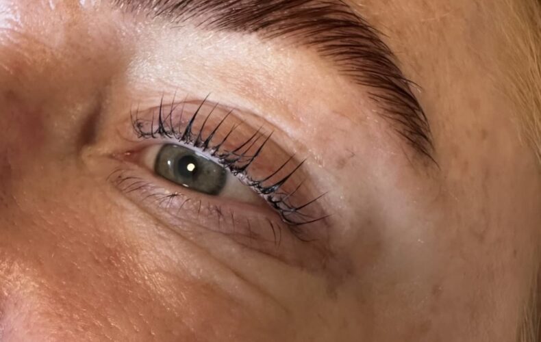 Lash lift: Hemmeligheden bag perfekte buede vipper uden mascara
